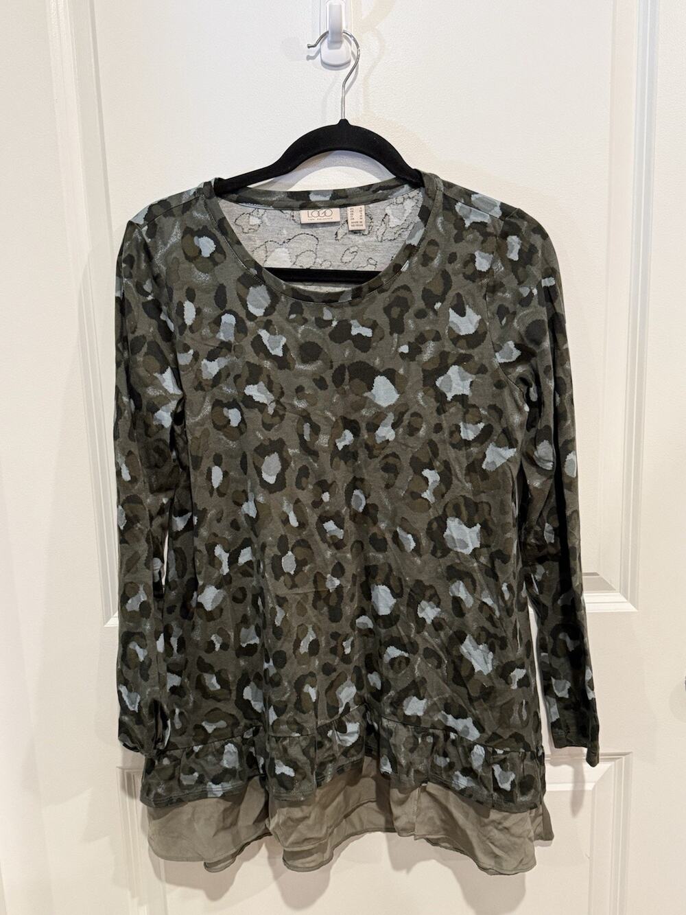 LOGO by Lori Goldstein green/blue animal print cotton/modal knit top Sz Small